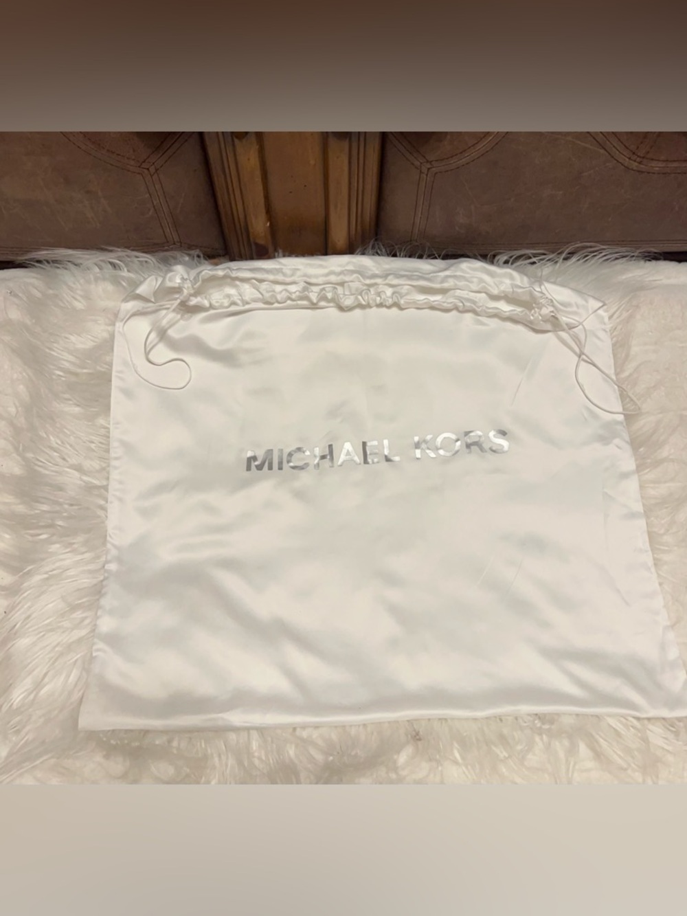 Michael Kors Silver Logo White Satin Dust bag 21x21 - Picture 4 of 8